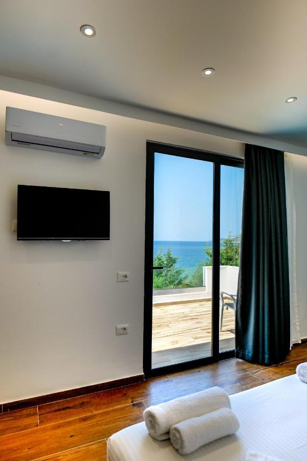 Hotel Emblem Sarande Exterior photo