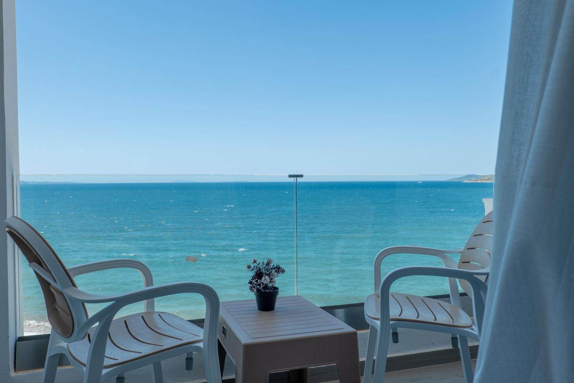 Hotel Emblem Sarande Exterior photo